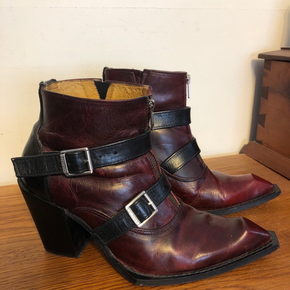 Fluevog Edwardian Hamburger Swordfish size 10